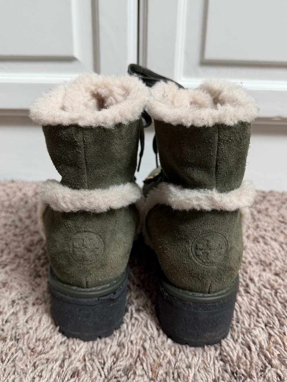 Tory Burch Cooper Shearling Lug Sole Boots in Forest Green Suede Size 8.5 - Picture 5 of 15